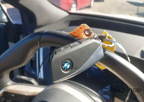 2024 BMW Ix xDrive50 из США, поврежденный, VIN WB523CF09RCR60501